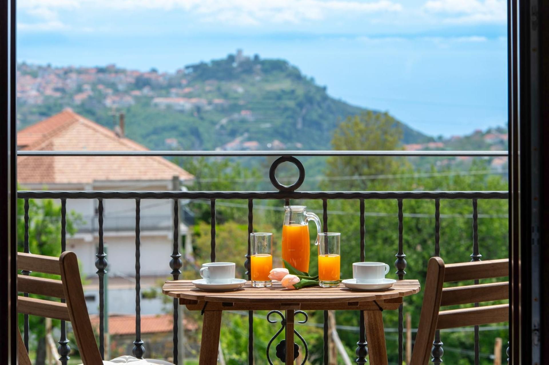 Double Room with Balcony and Sea View