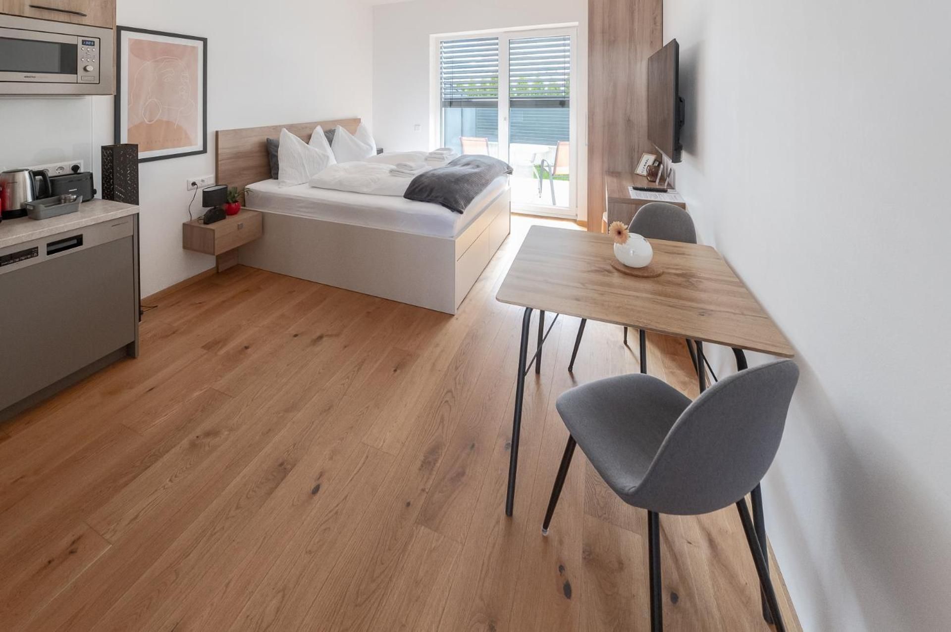 Business Apartment with Garden/Terrace