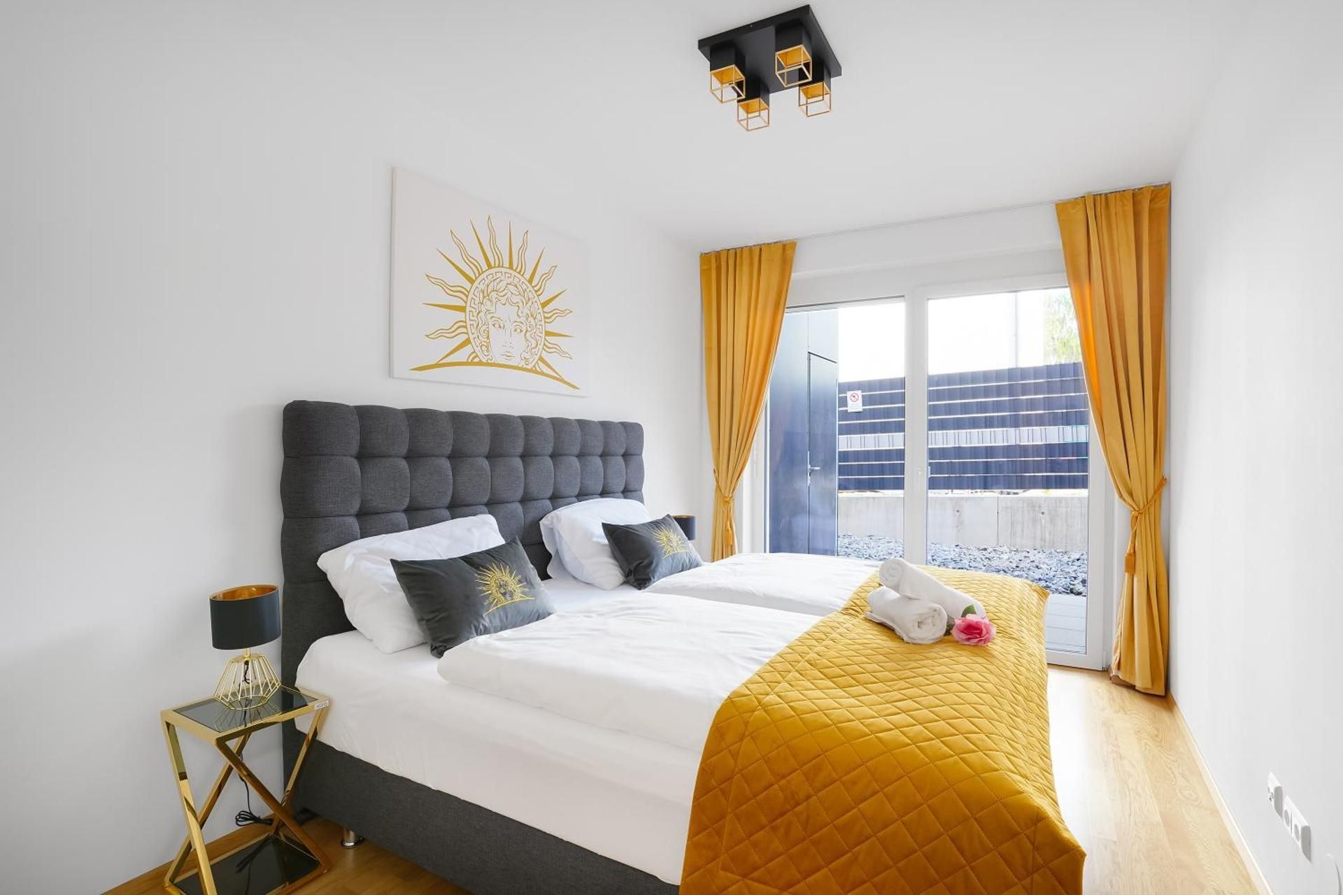 Deluxe Apartment