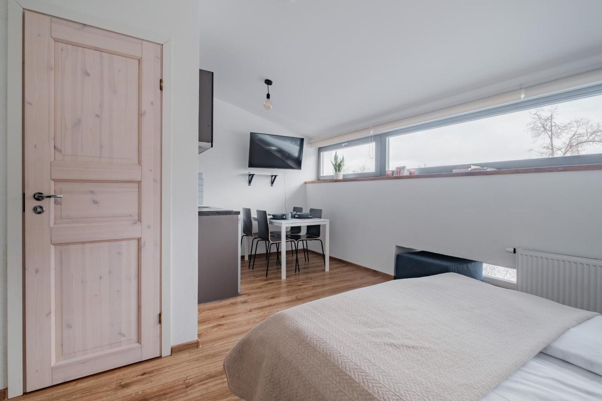 Deluxe Room (2 Adults + 1 Child)