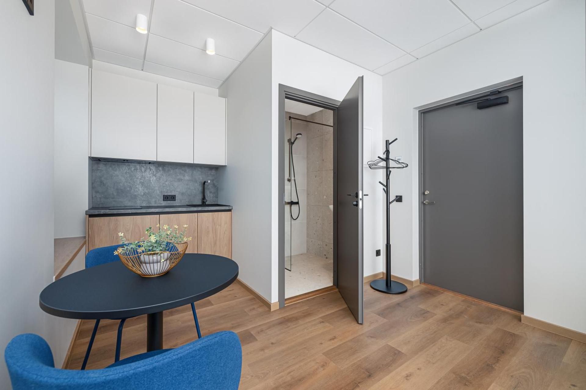 Deluxe Double Room with Shower