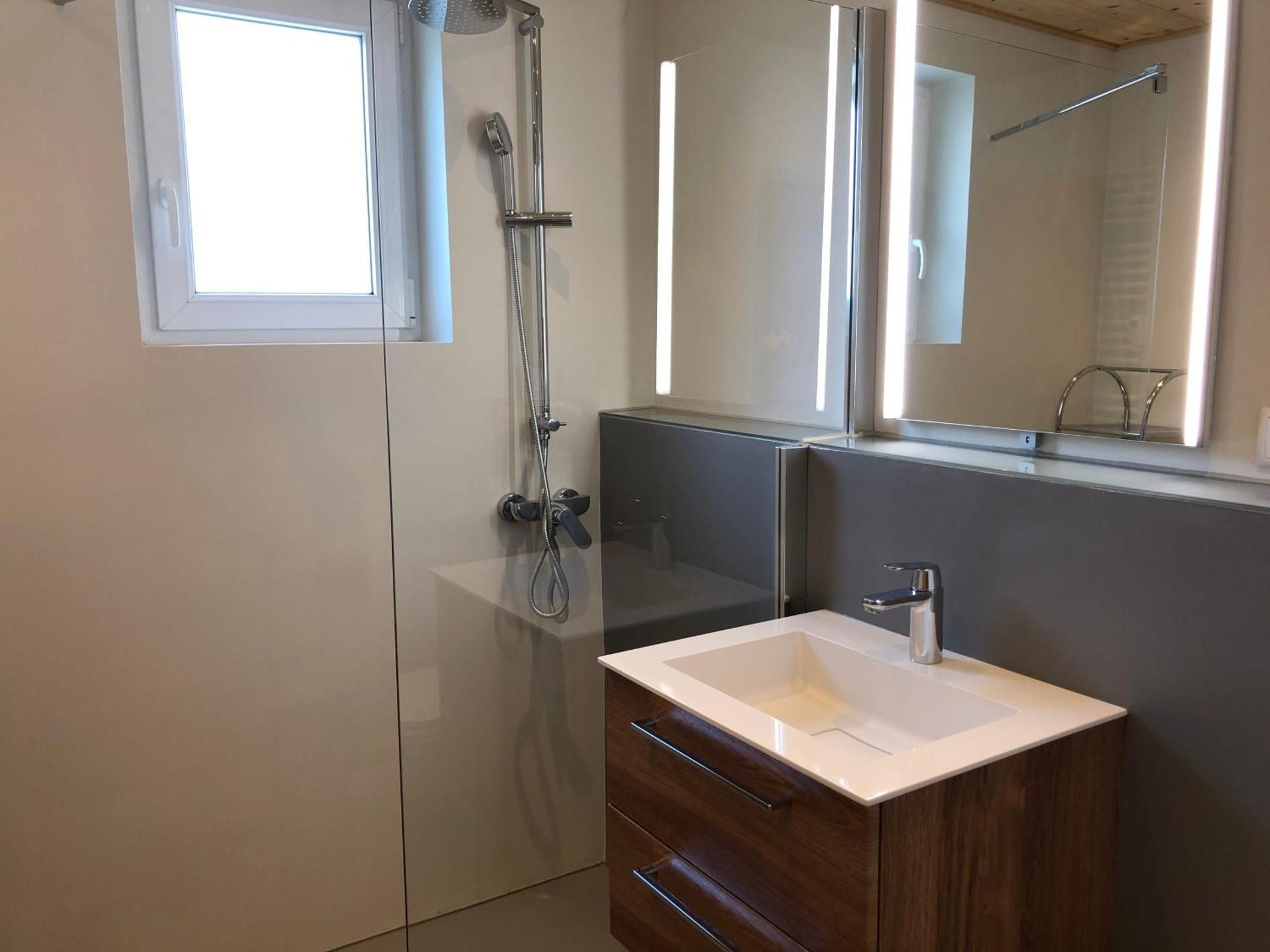 Apartment (4 Adults)