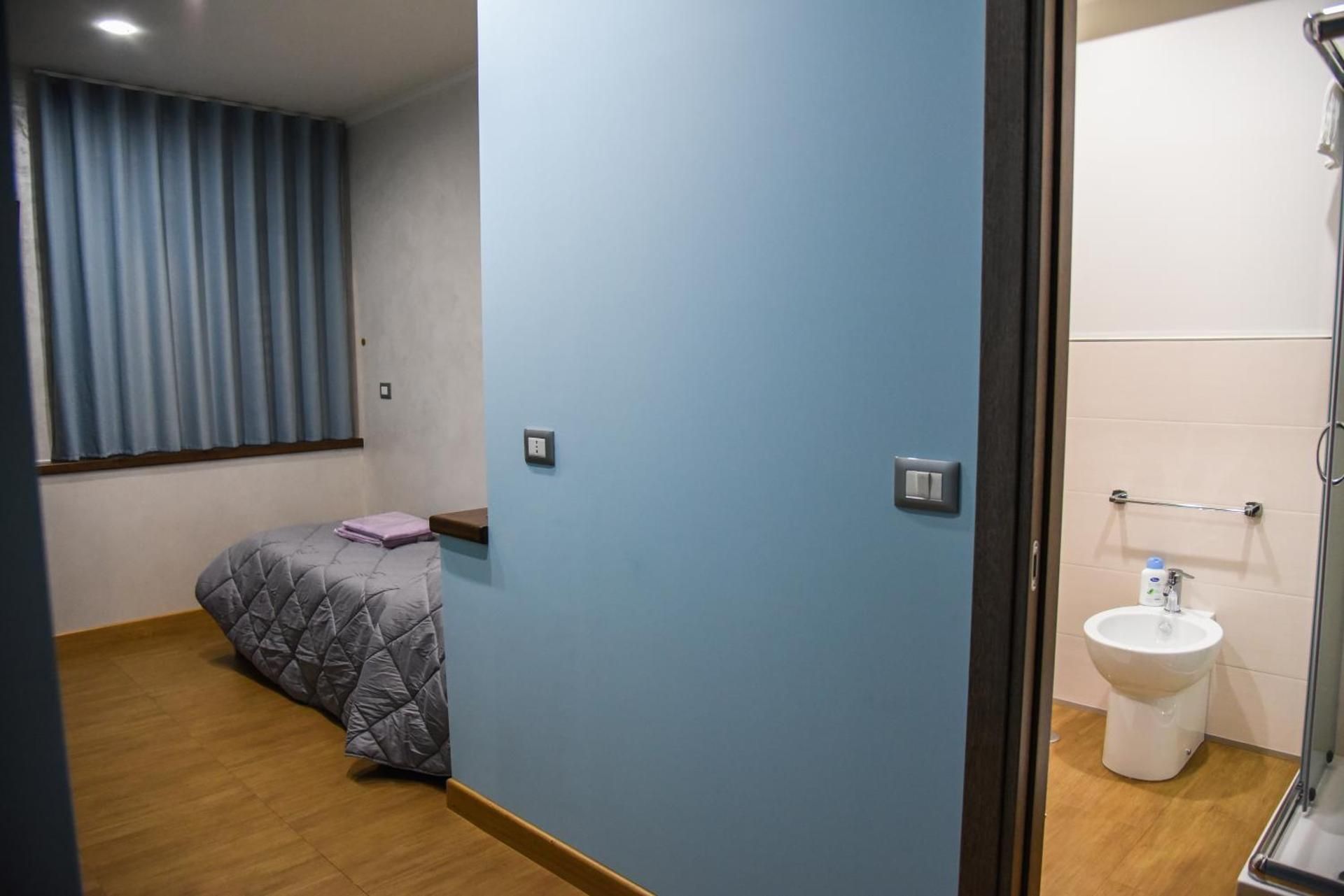 Margherita 2.0 Single Room with Bathroom 2