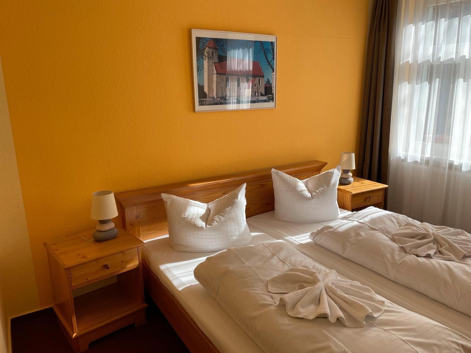 Standard Queen Room