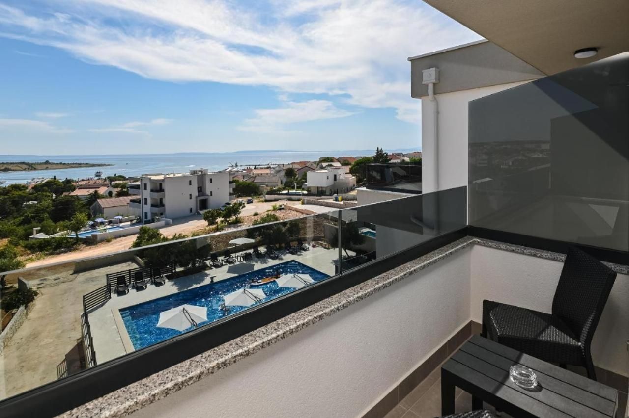 Deluxe Double Room with Balcony and Sea View