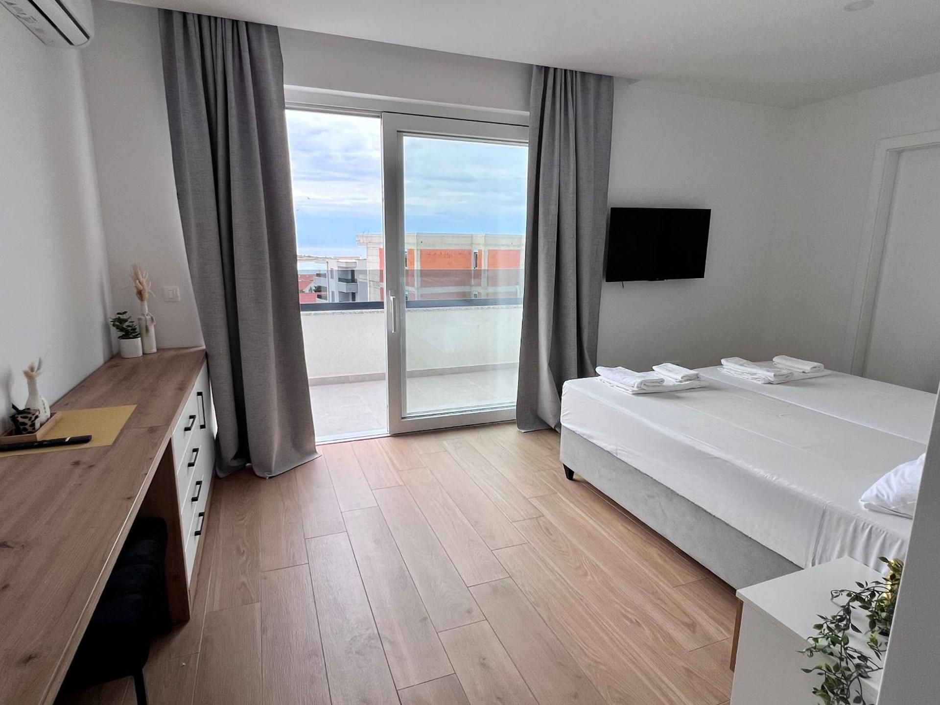 Deluxe Suite with Sea View