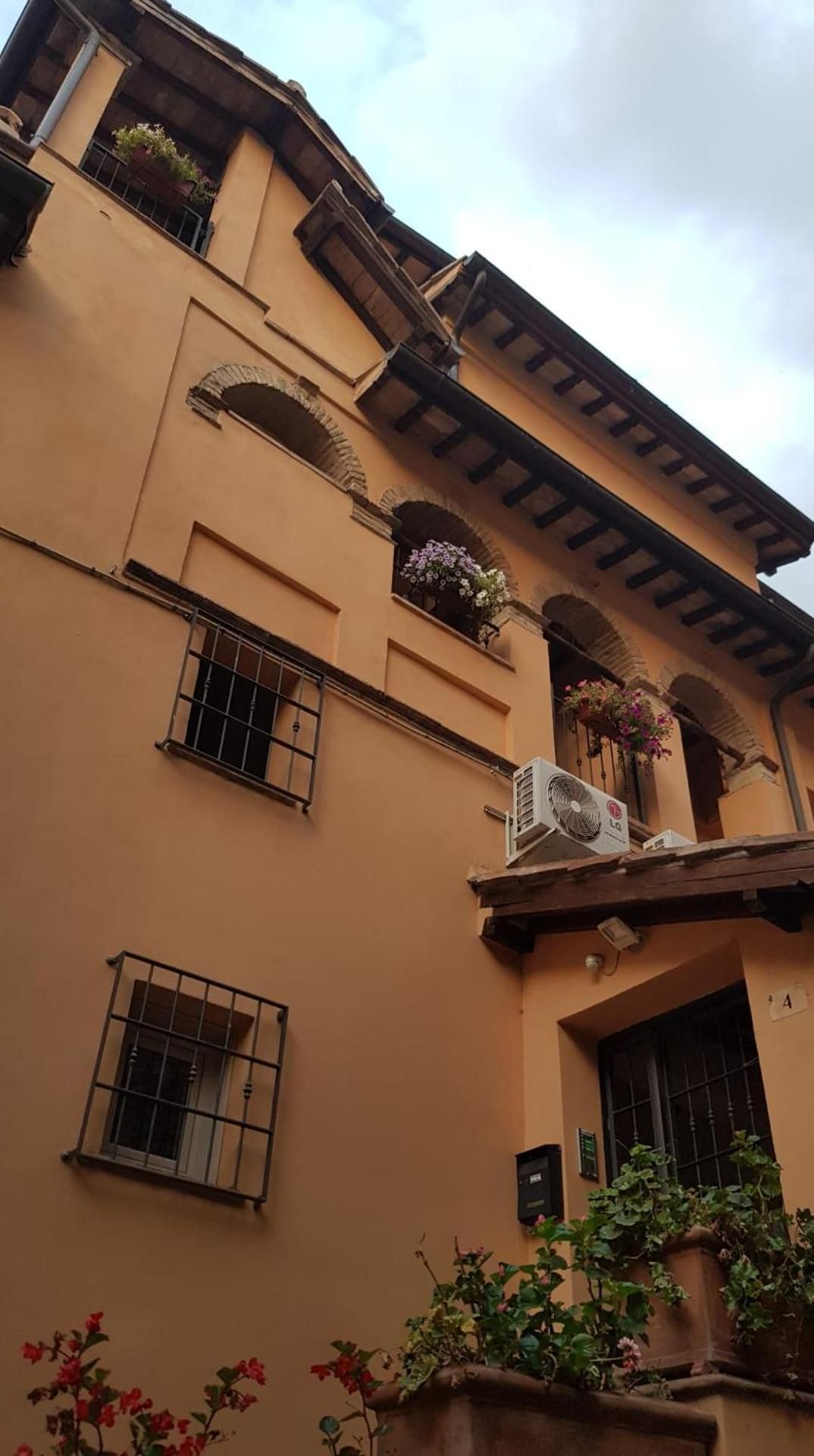 IL TEATRO ALLOGGI