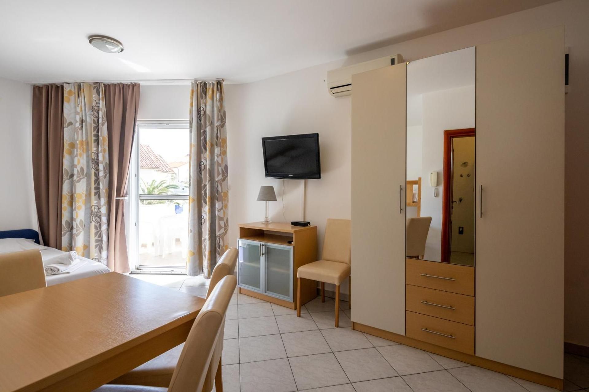 Studio Apartment