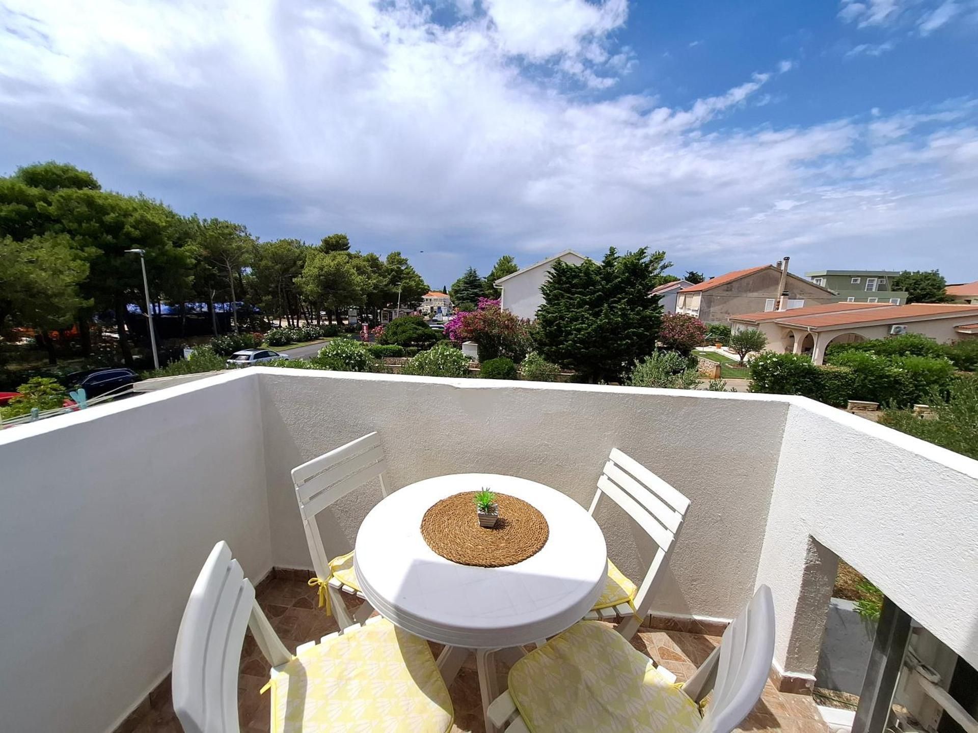 One-Bedroom Apartment with Balcony