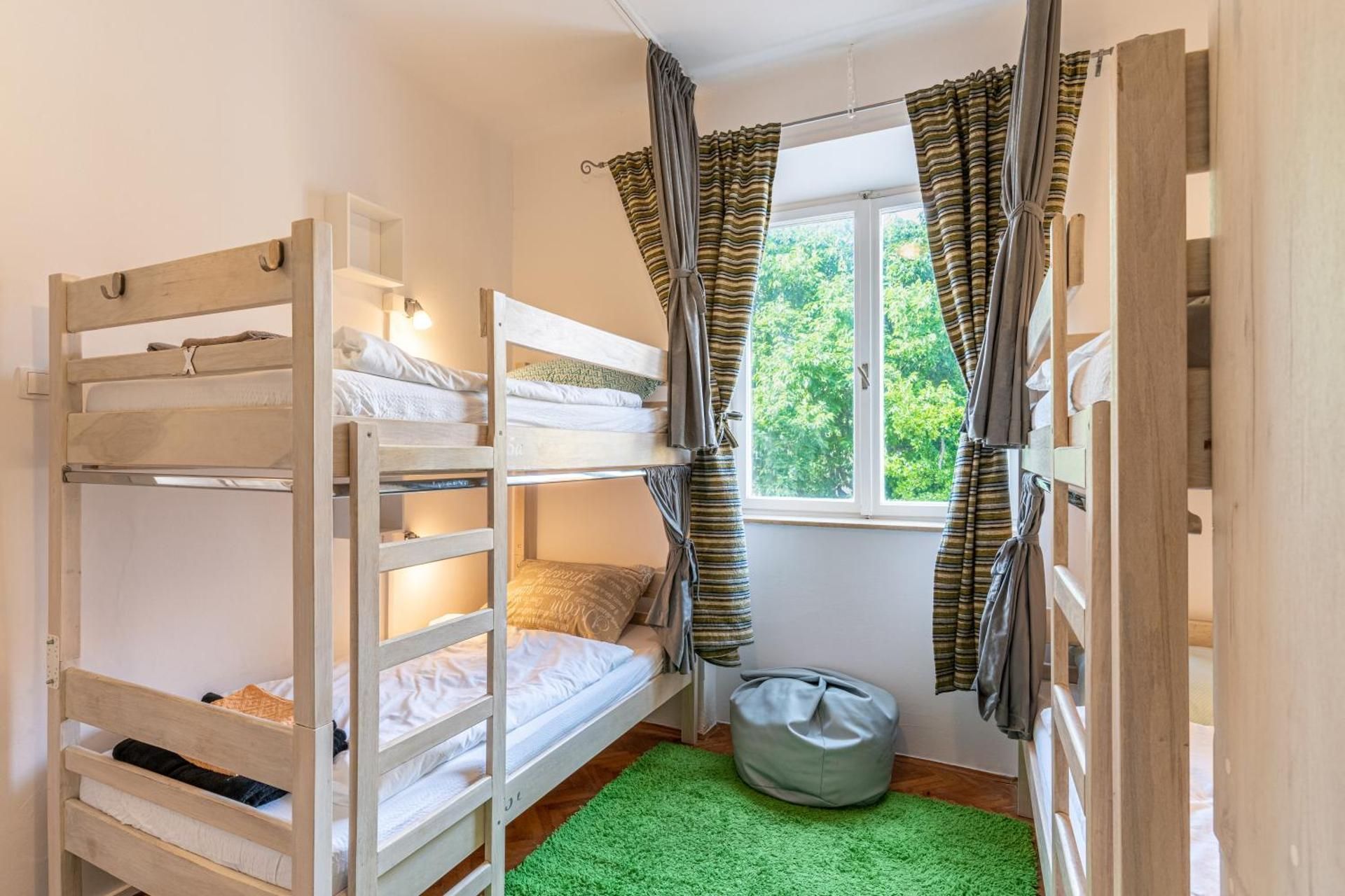 Bed in 4-Bed Mixed Dormitory Room
