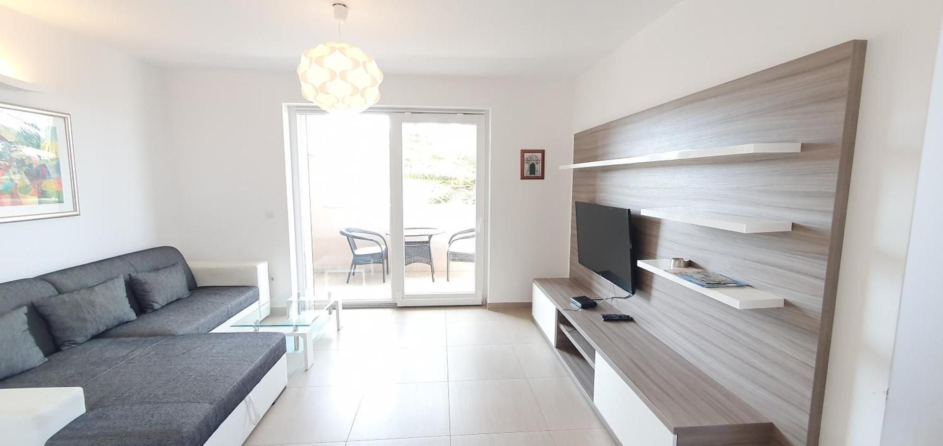 Comfort Two-Bedroom Apartment with Balcony