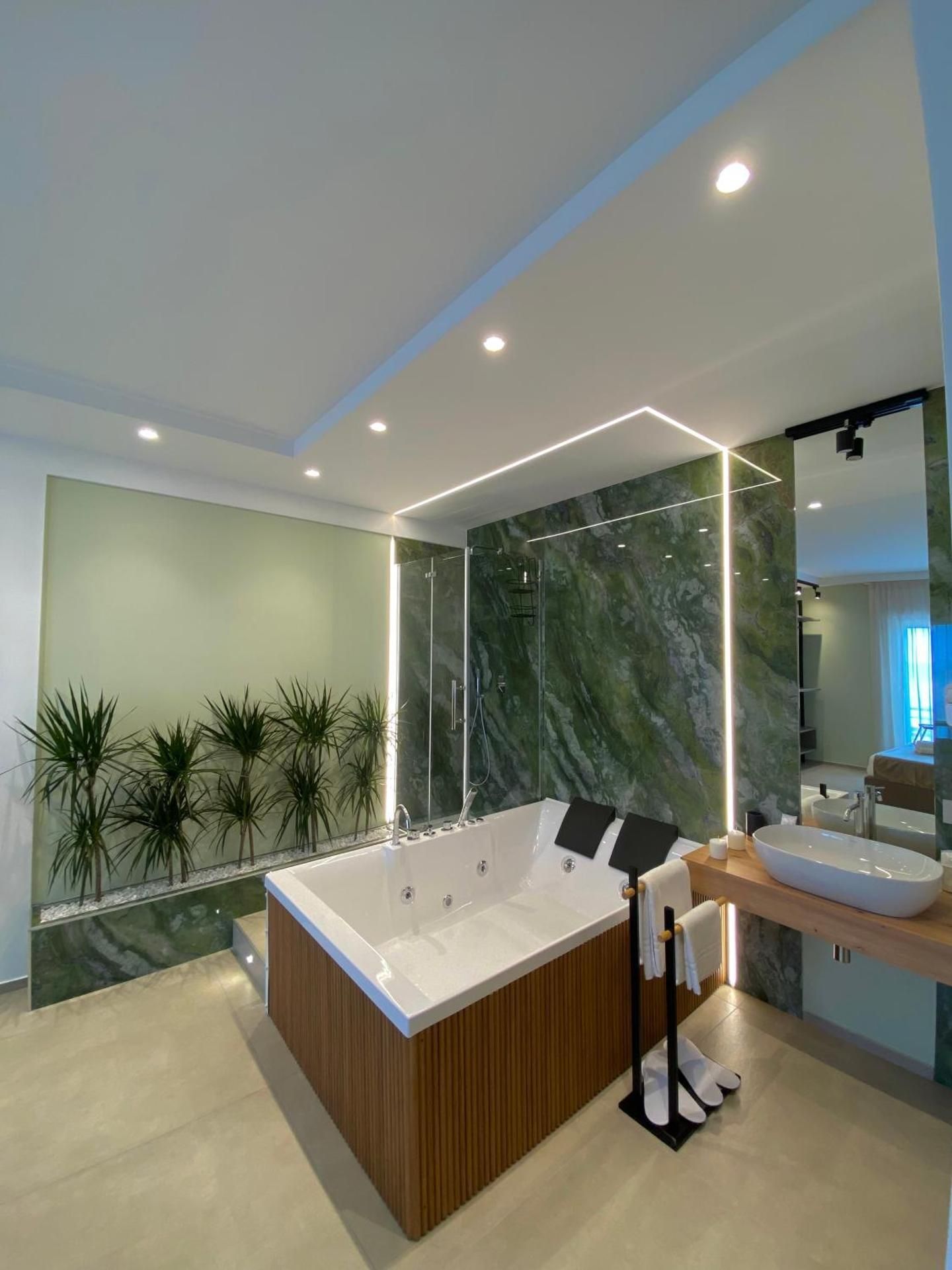 Deluxe Suite with Sea View
