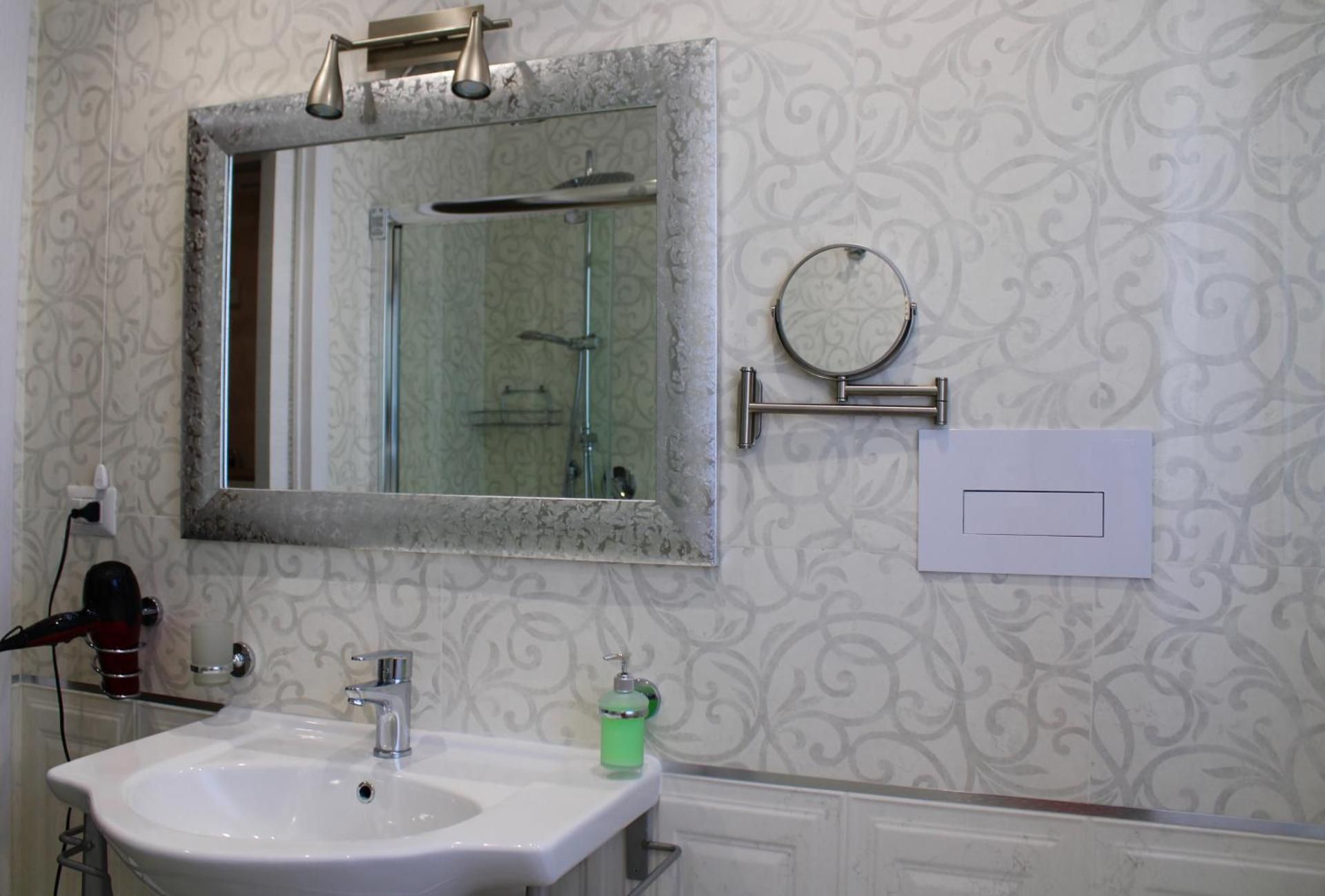 Deluxe Double Room with Balcony and Sea View