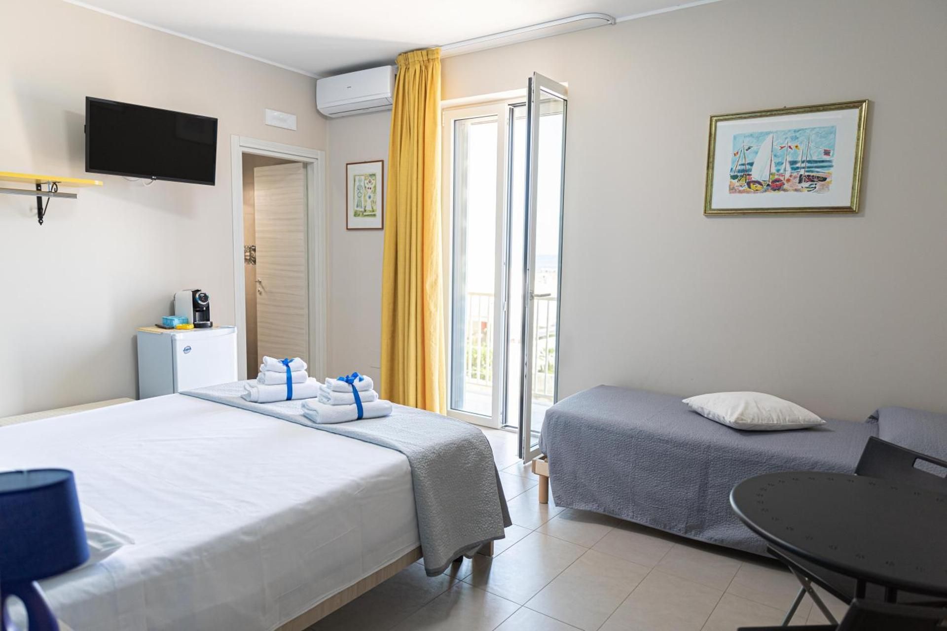 Triple Room with Private Bathroom