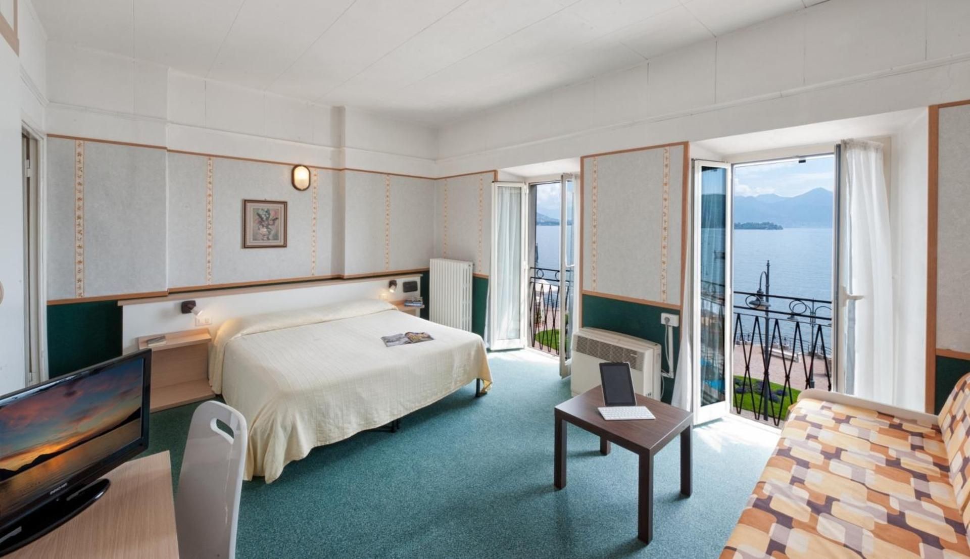 Triple Room with Lake View