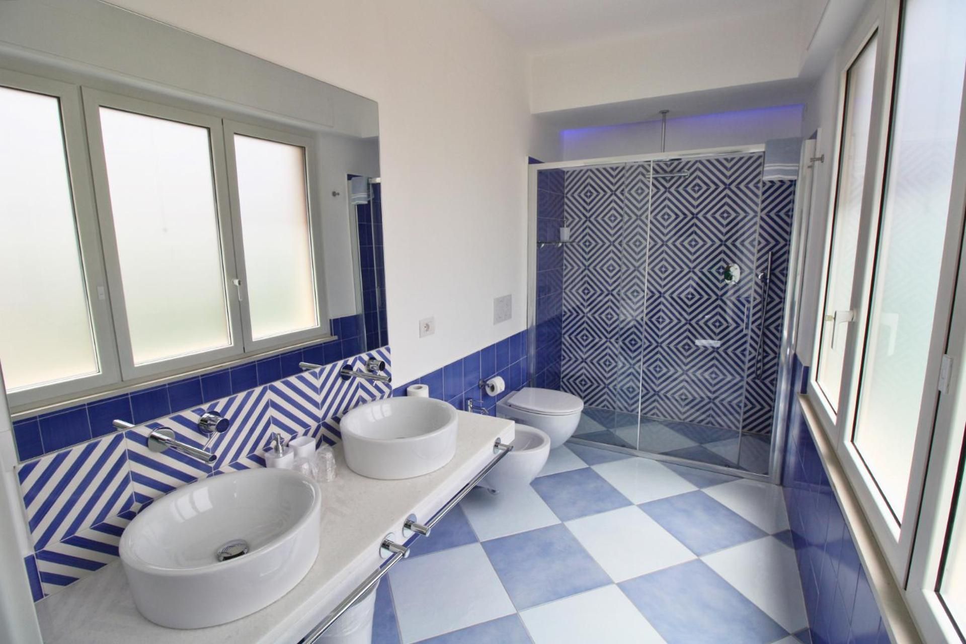 Large Double or Twin Room