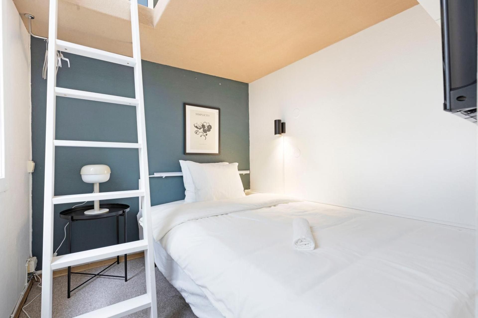 Shared apartment with private room in city center Oslo Double Room with Shared Bathroom