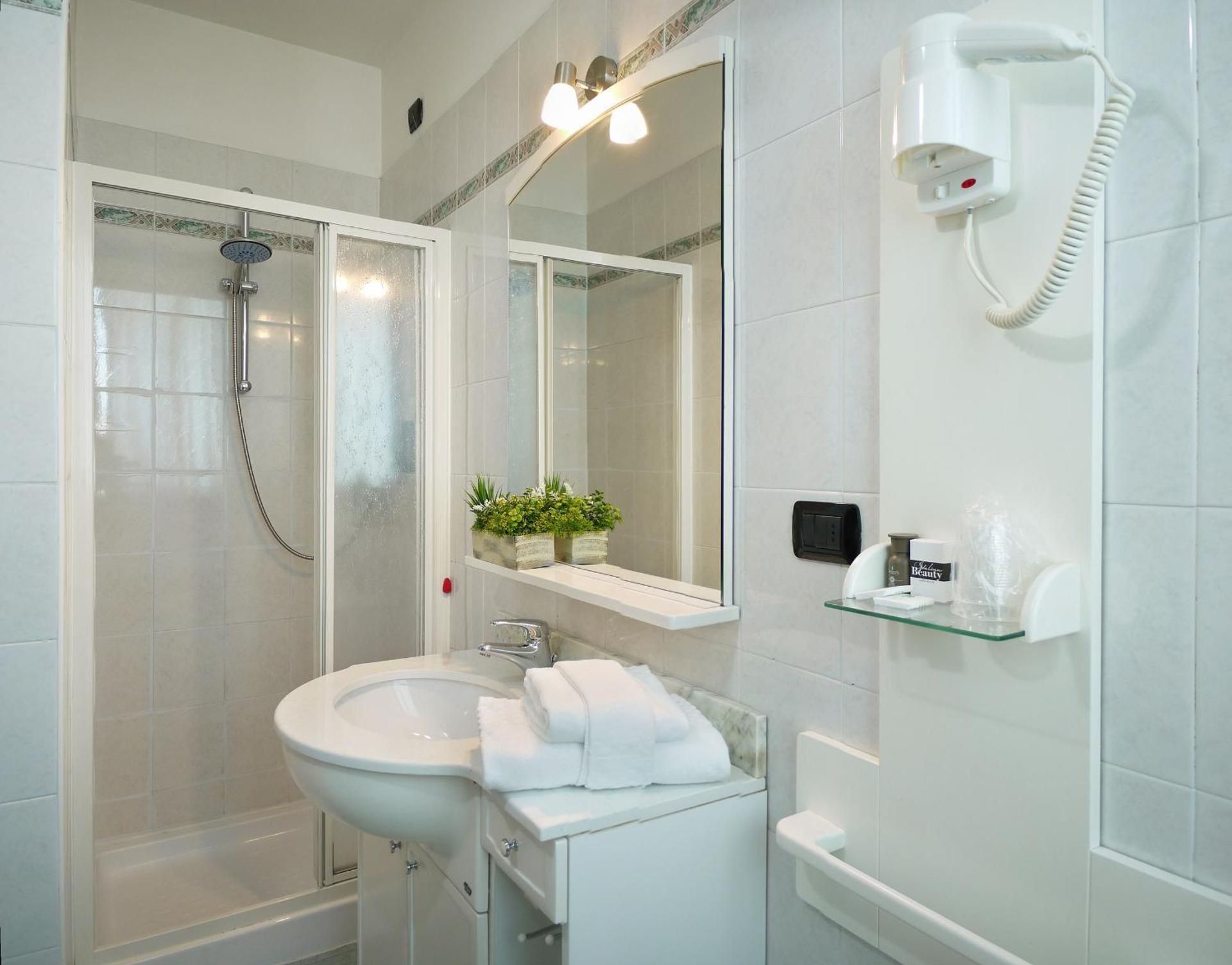 ALA Hotel Superior Single Room 3