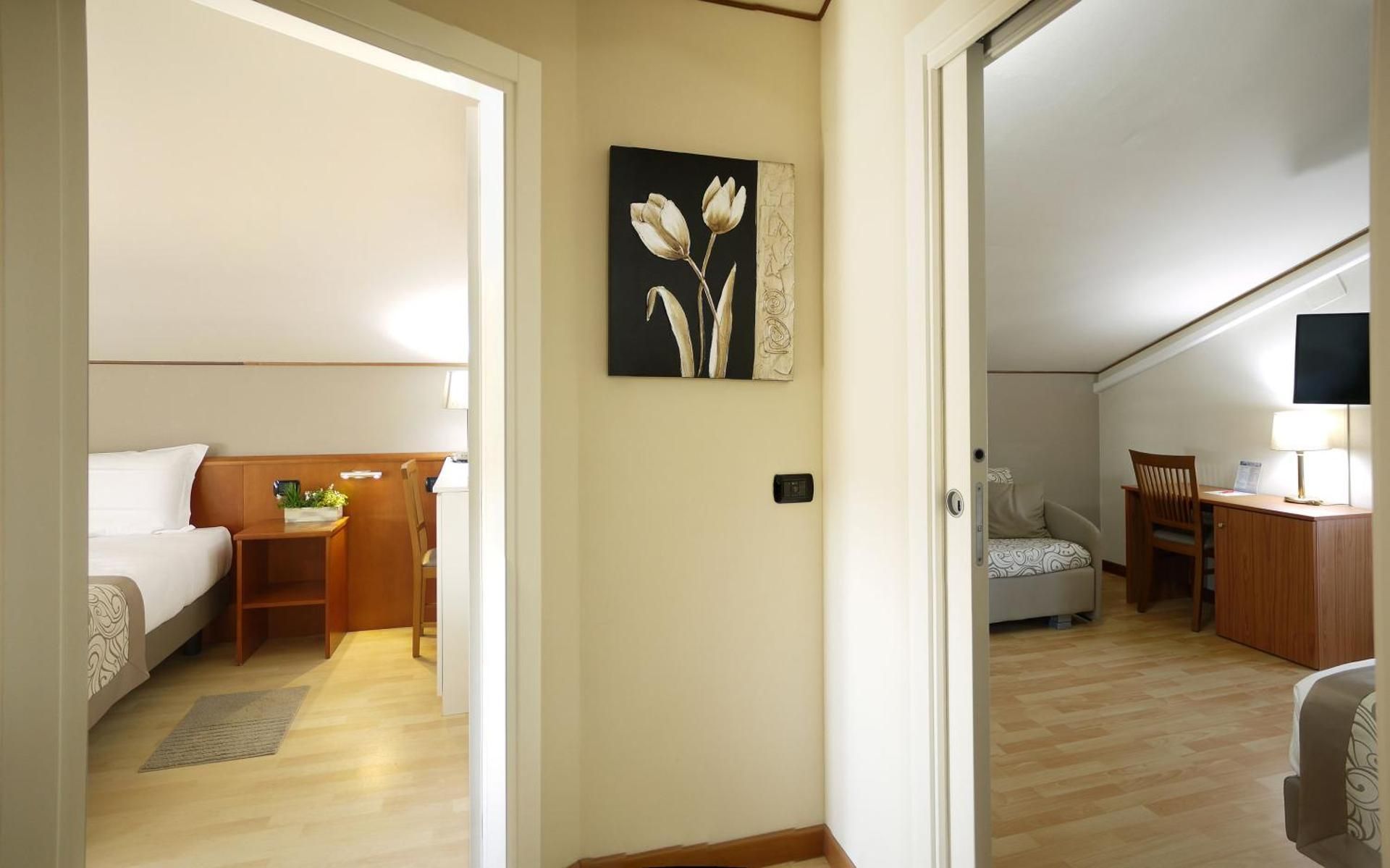 ALA Hotel Superior Quadruple Room 3