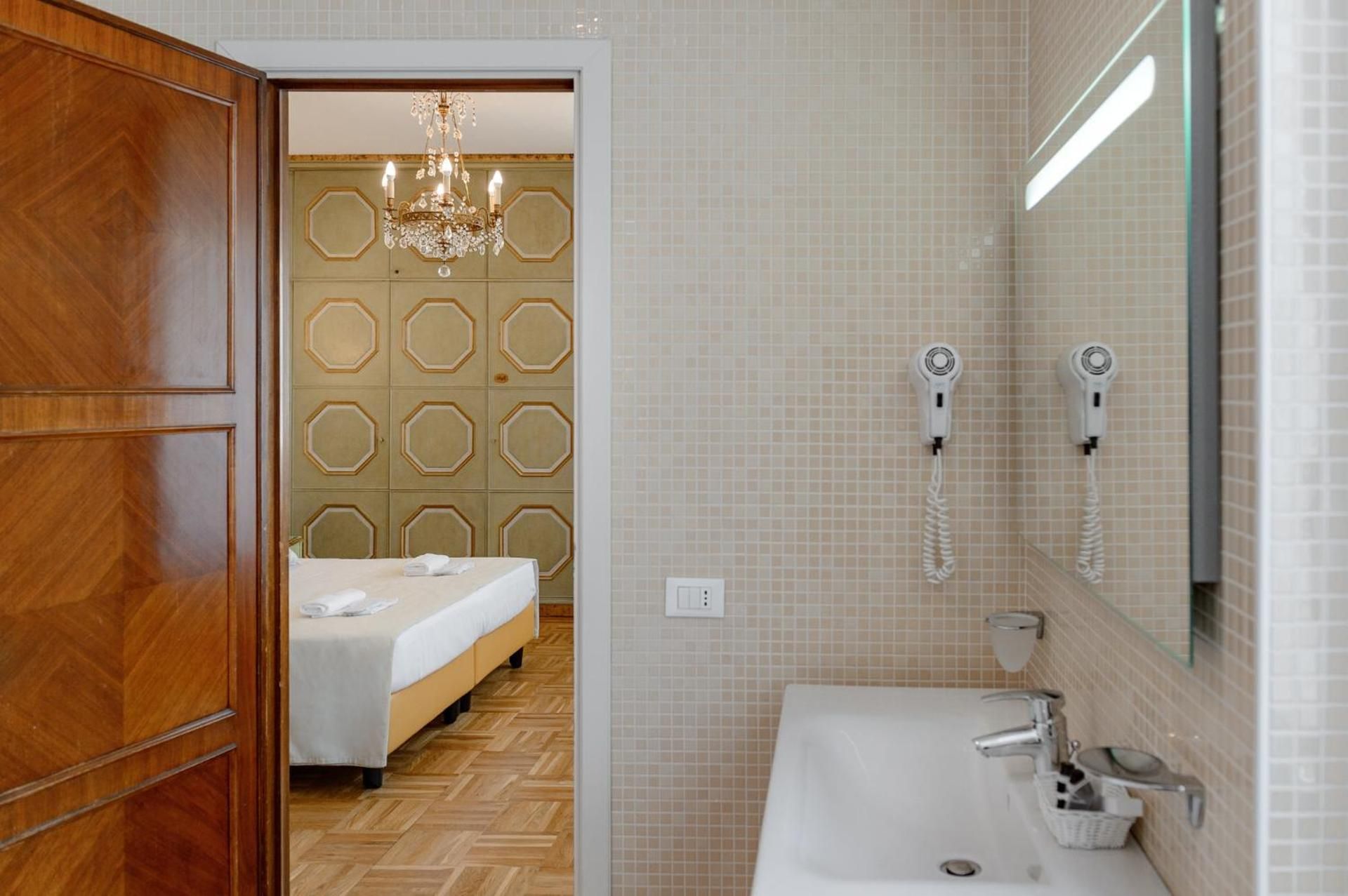 Hotel Continental Suite 2