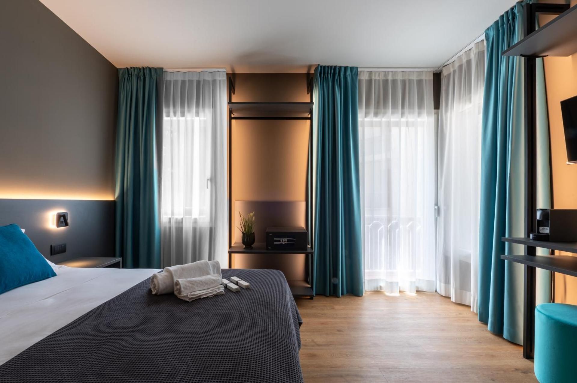 Levelup Double Room with Terrace 2