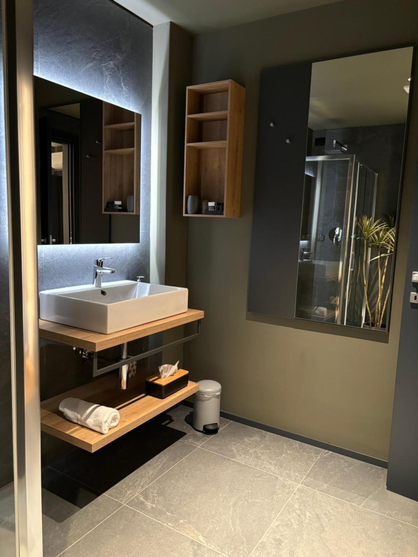 Levelup Standard Double Room 3