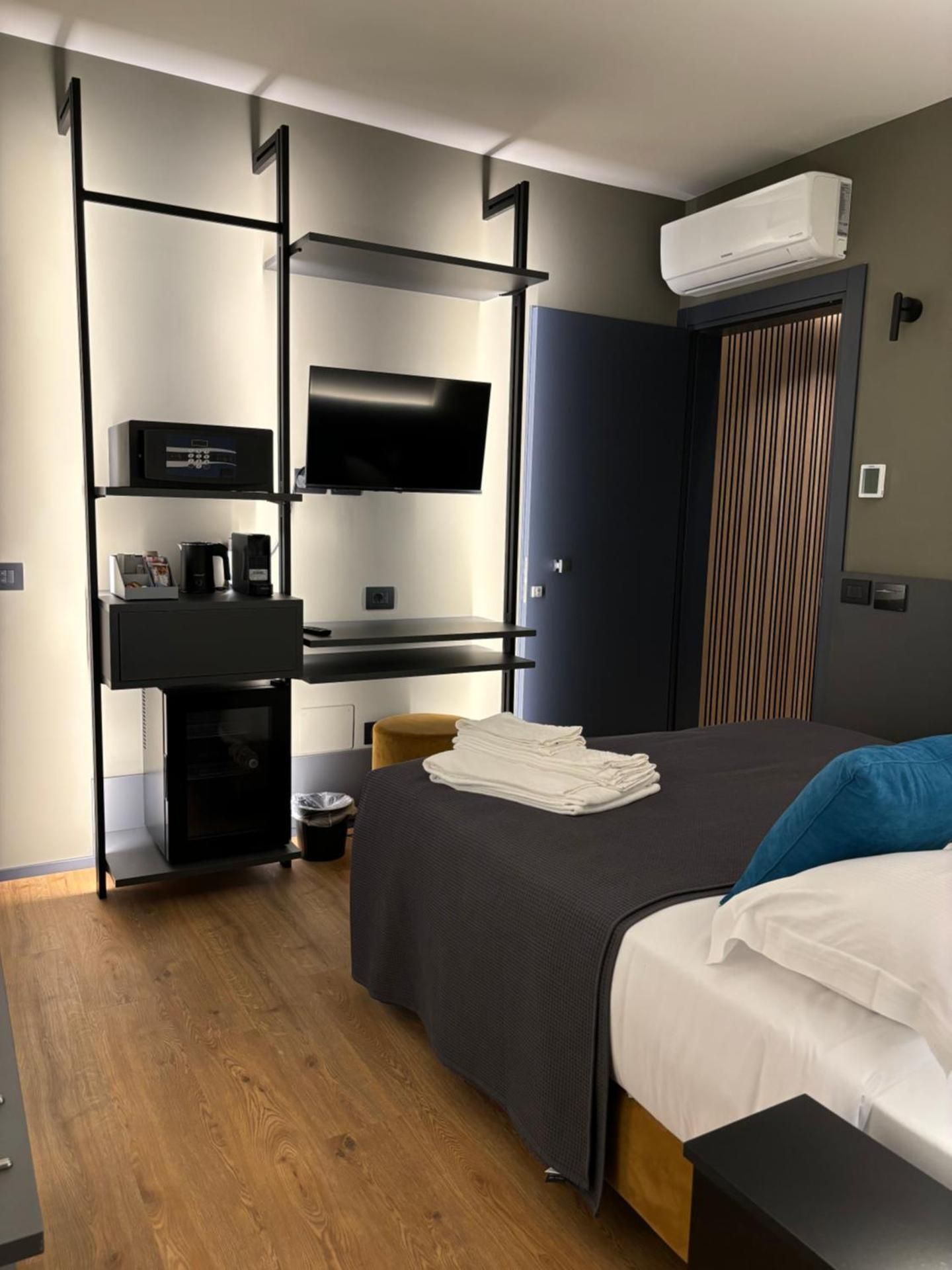 Levelup Standard Double Room 2