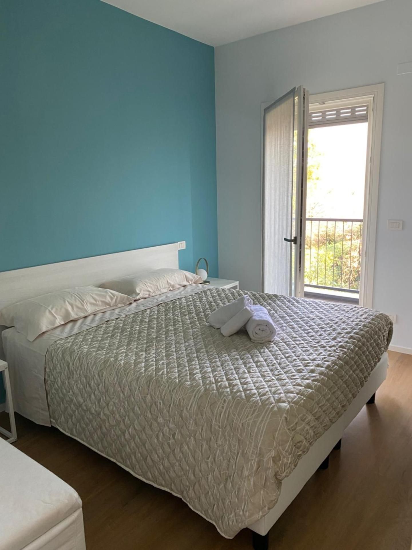 Room259 Deluxe Double or Twin Room with Balcony