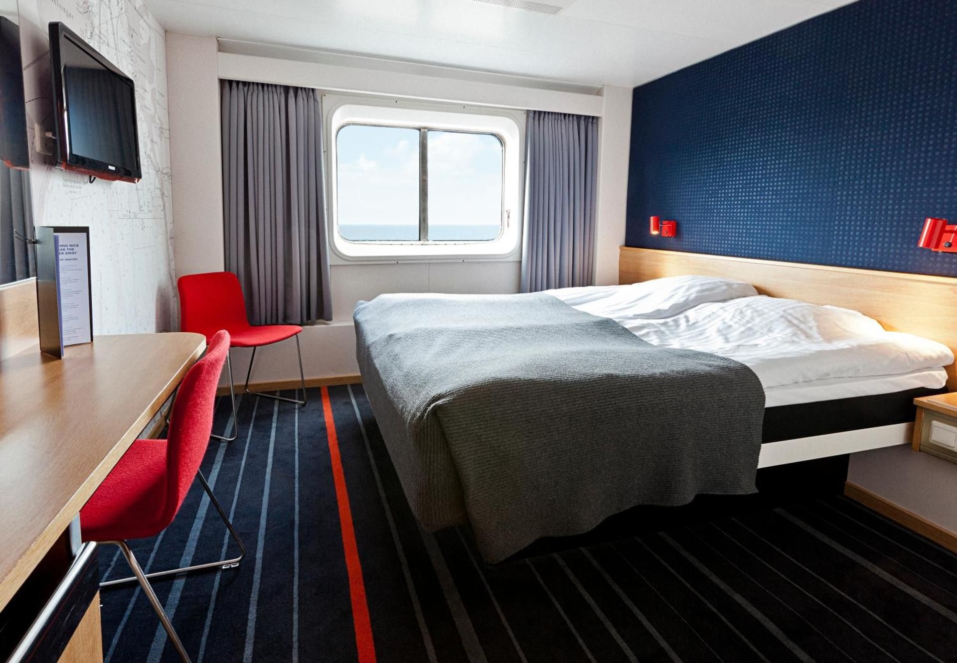 Commodore Class Cabin with Sea View