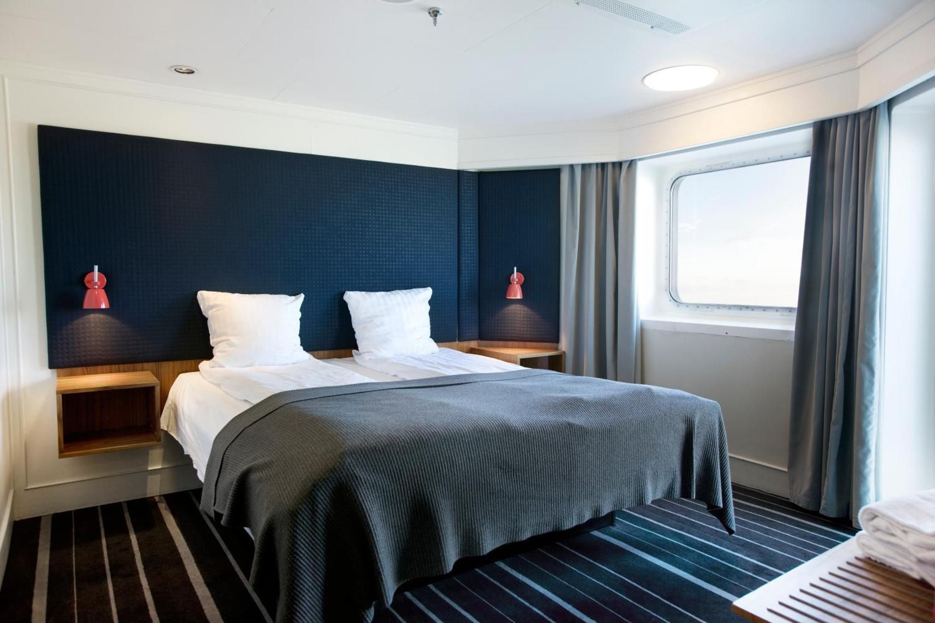 Commodore Class Cabin with Sea View