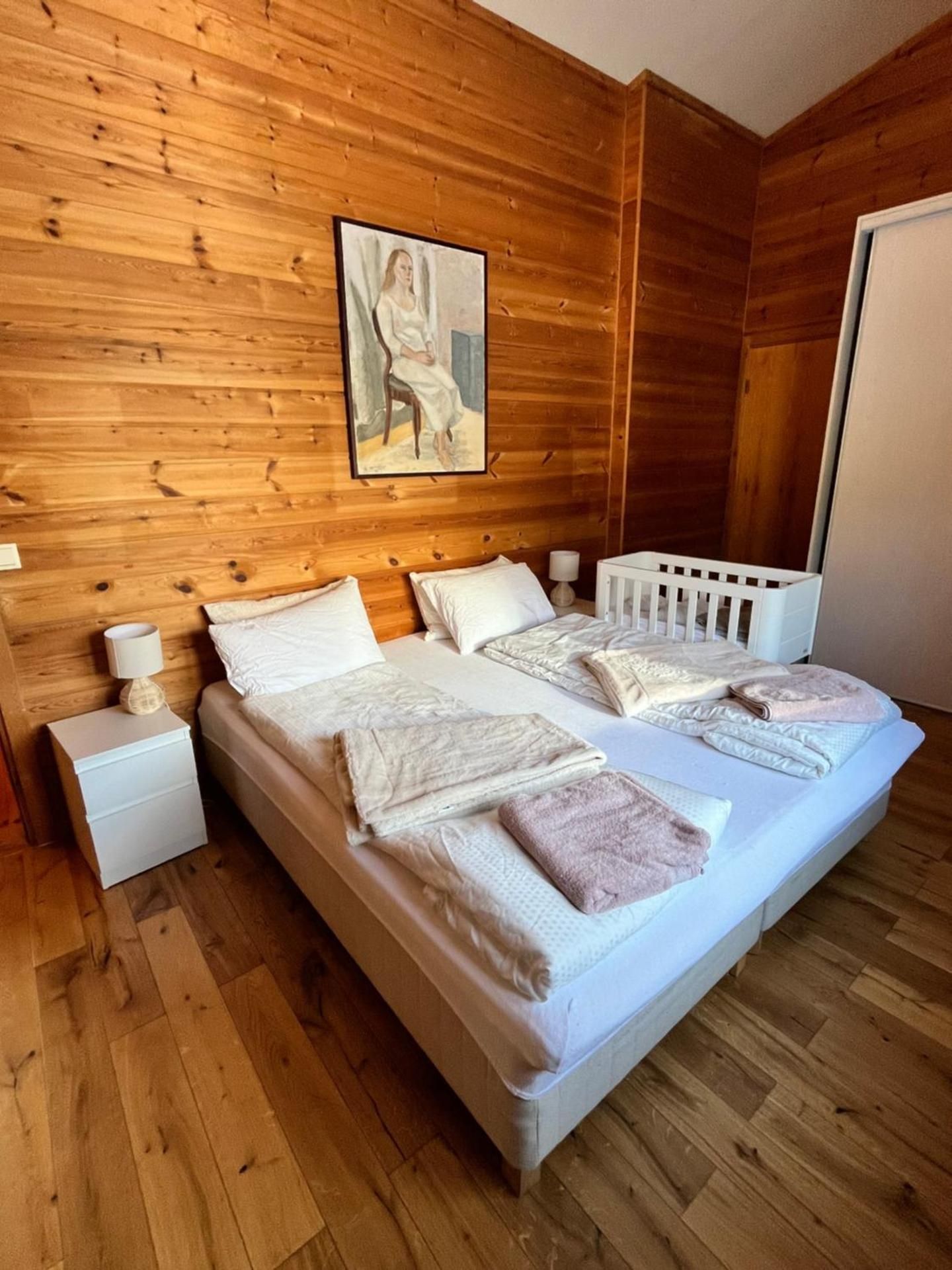 Private room - 4 in a luxury villa CHALET STYLE Double Room 2