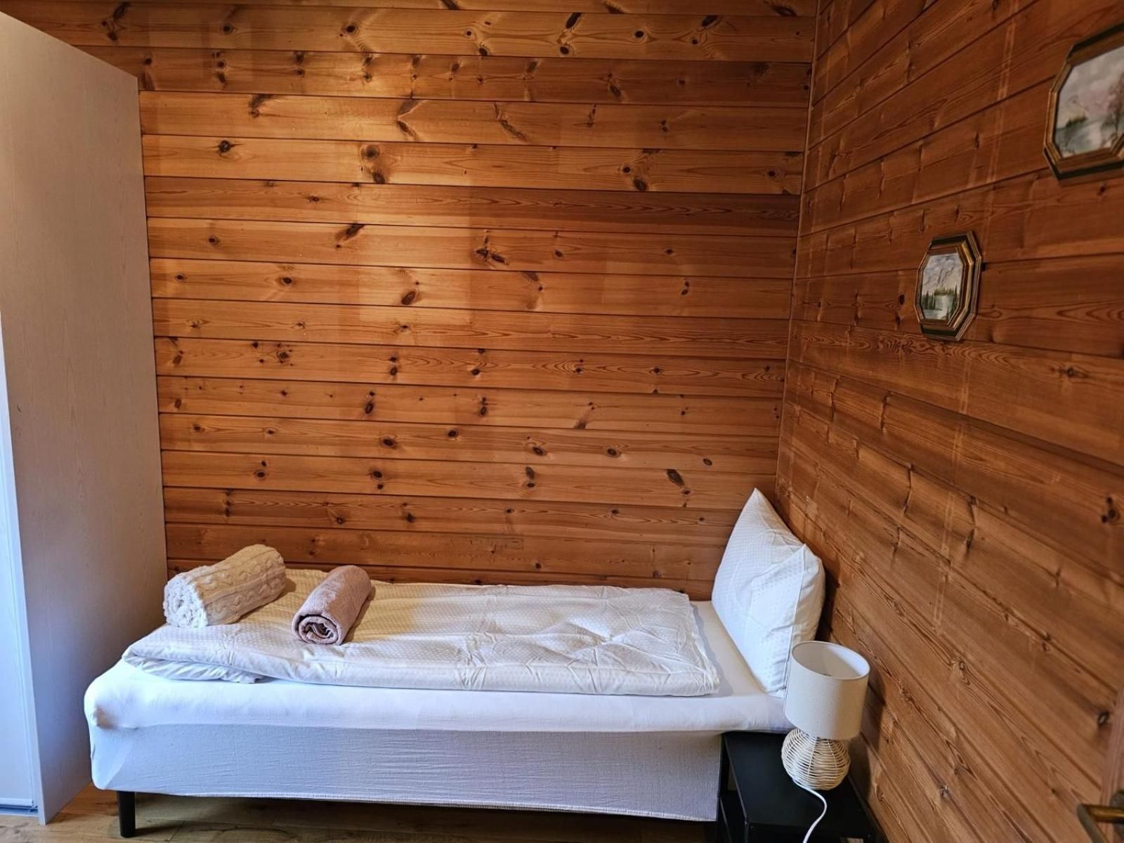 Private room - 3 in a luxury villa CHALET STYLE Double Room 3