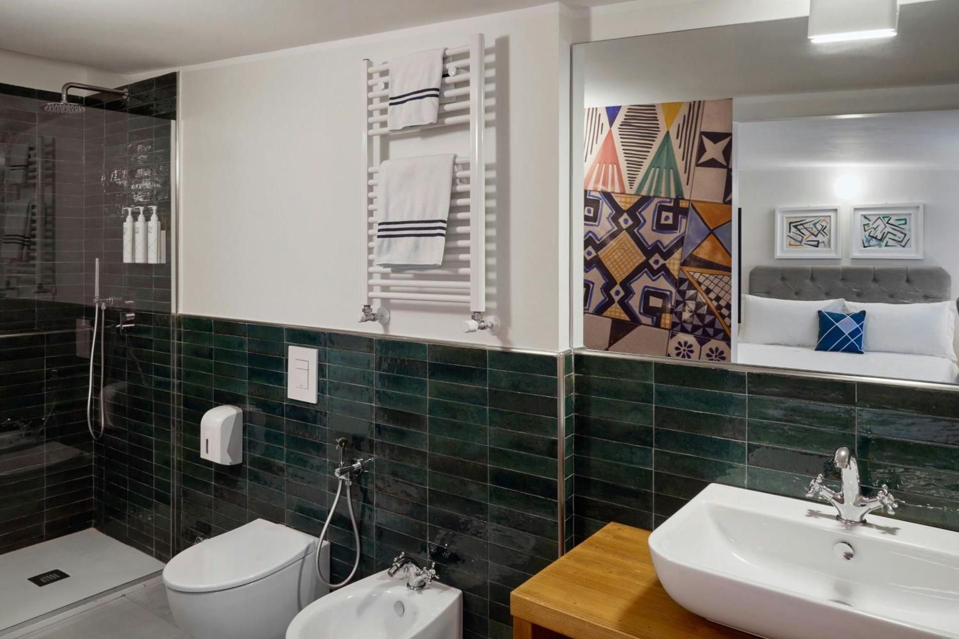 Deluxe Queen Room with Garden View