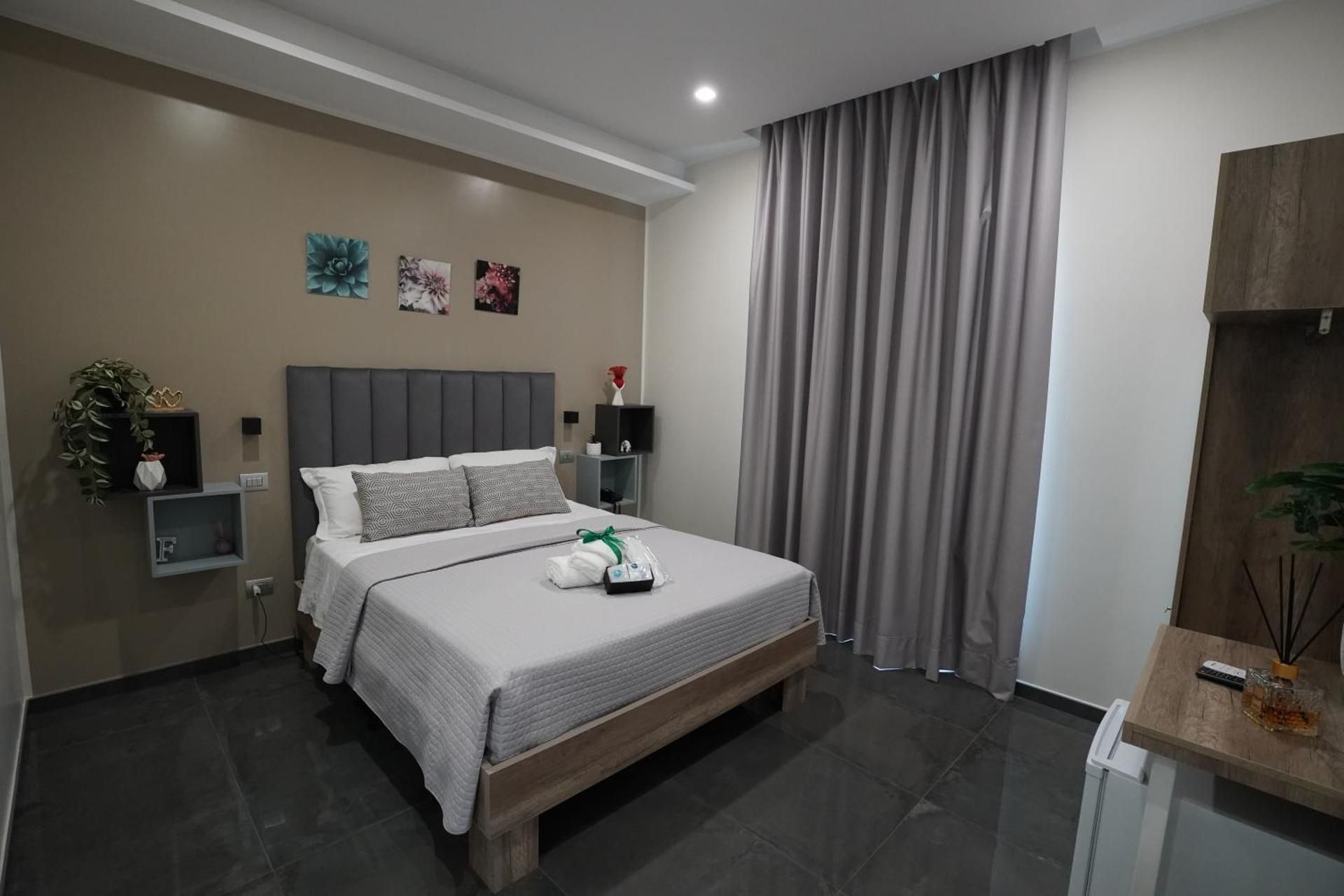 Queen Room
