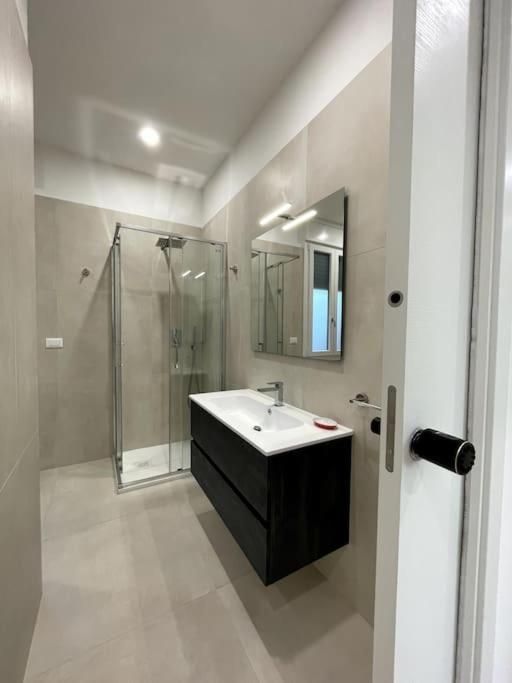 Turris Apartments, SKYLINE historic center Bologna Double Room with Balcony 2