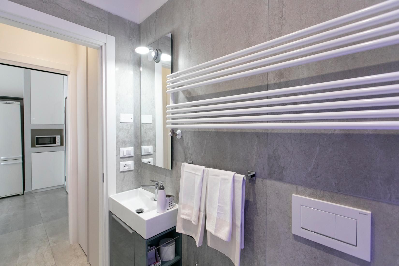 c8ae1a248b2d5a62f24866e145327a68