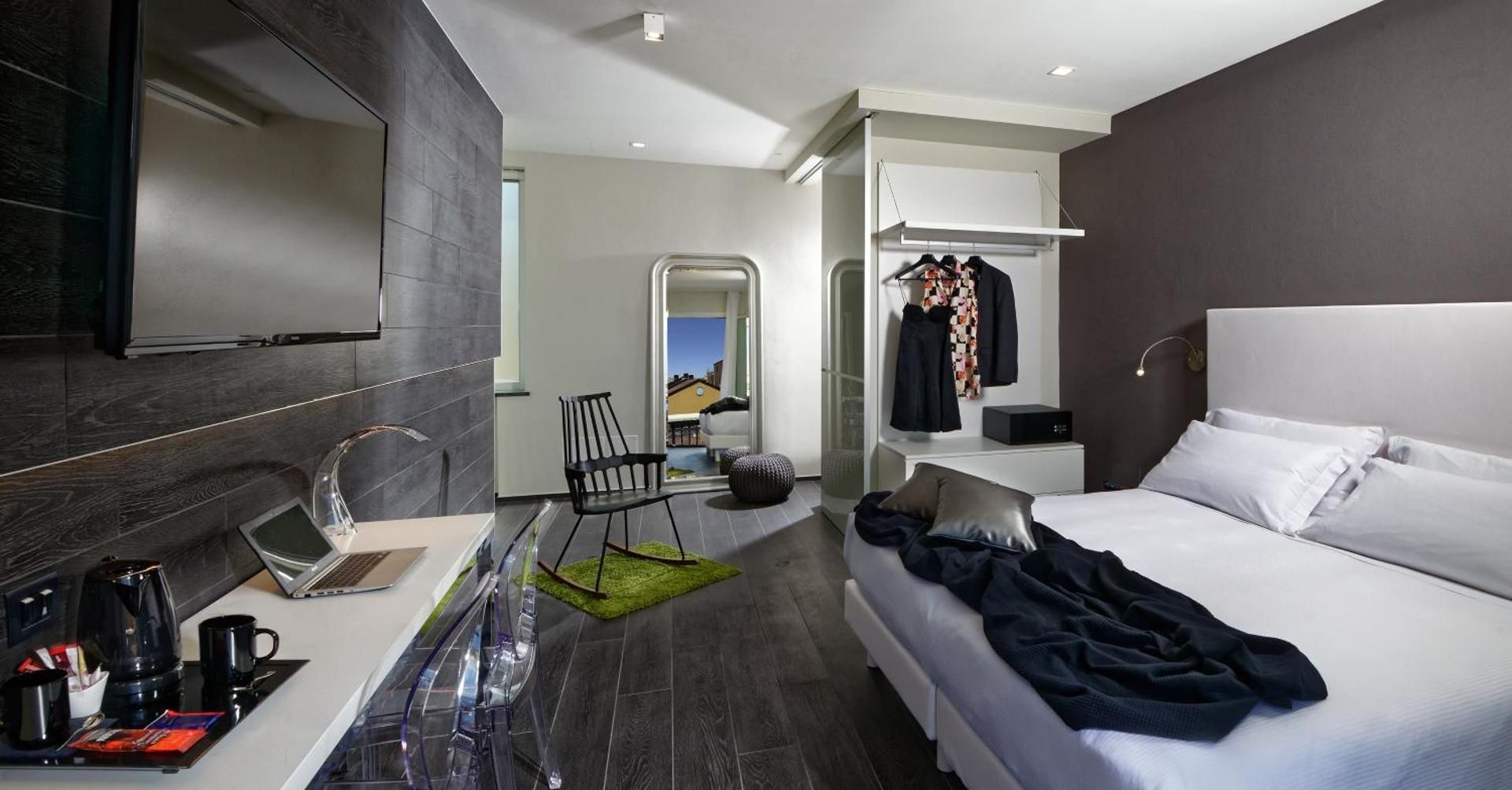 Deluxe Double or Twin Room