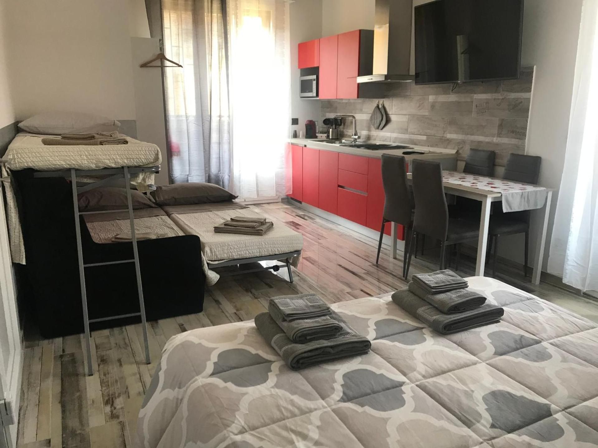 Studio Apartment
