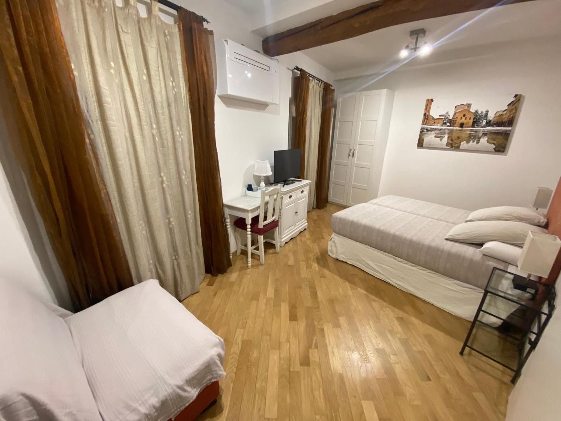 B&B and Home La Piazzetta della Pioggia Twin Room