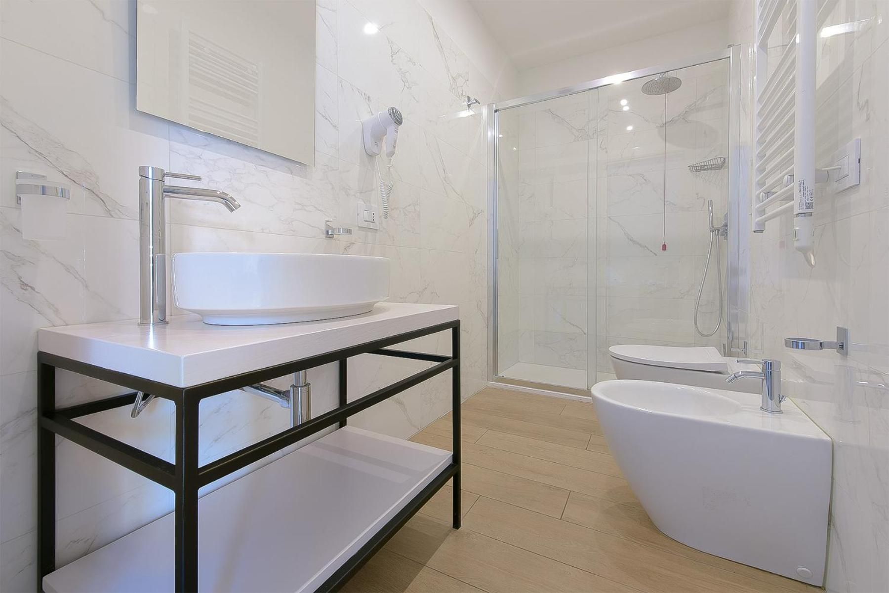 Amendola Central Station Deluxe Double Room 3