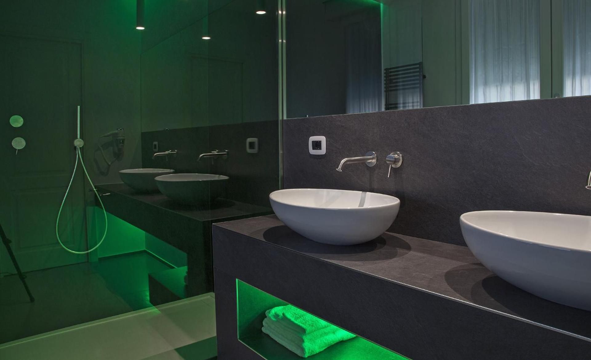 Galliera Residence B&B Deluxe Triple Room with Private Bathroom 3