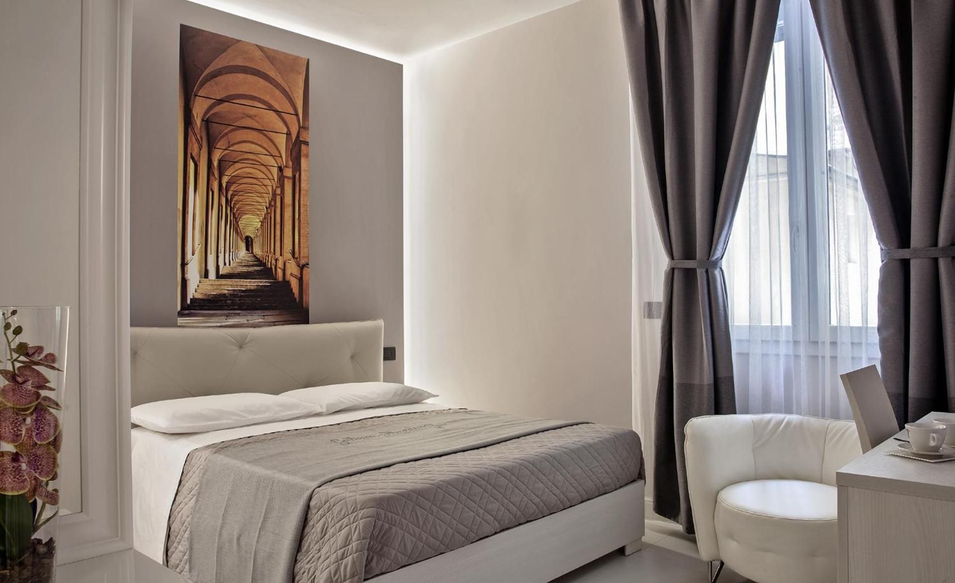 Deluxe Double Room with with Private Bathroom