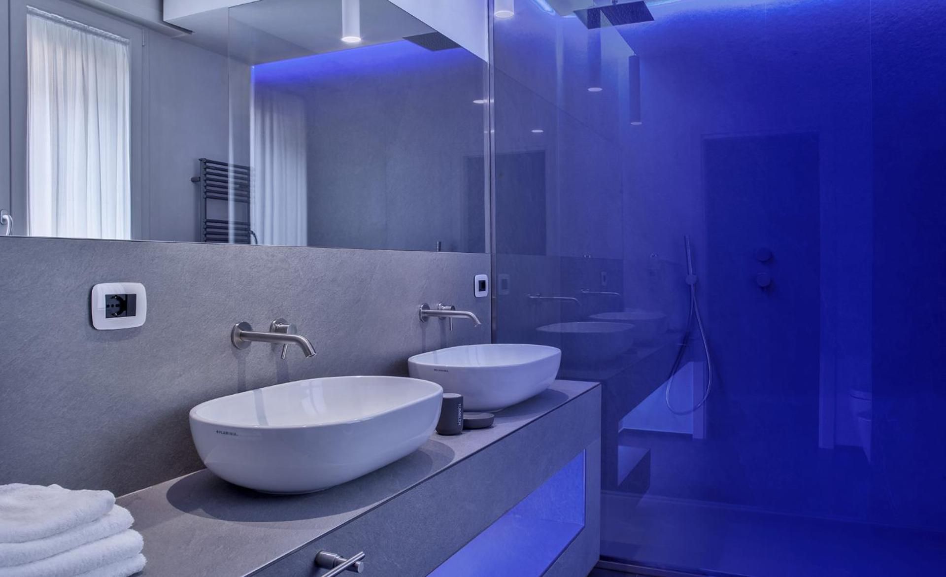 Galliera Residence B&B Deluxe Double Room with Private Bathroom 3