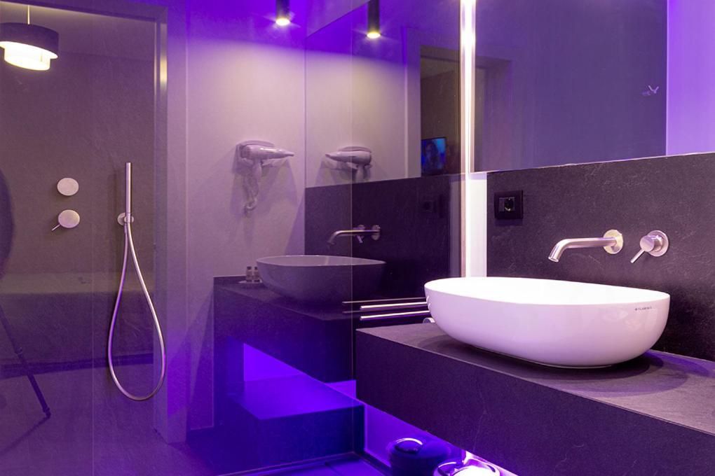 Deluxe room with private bathroom