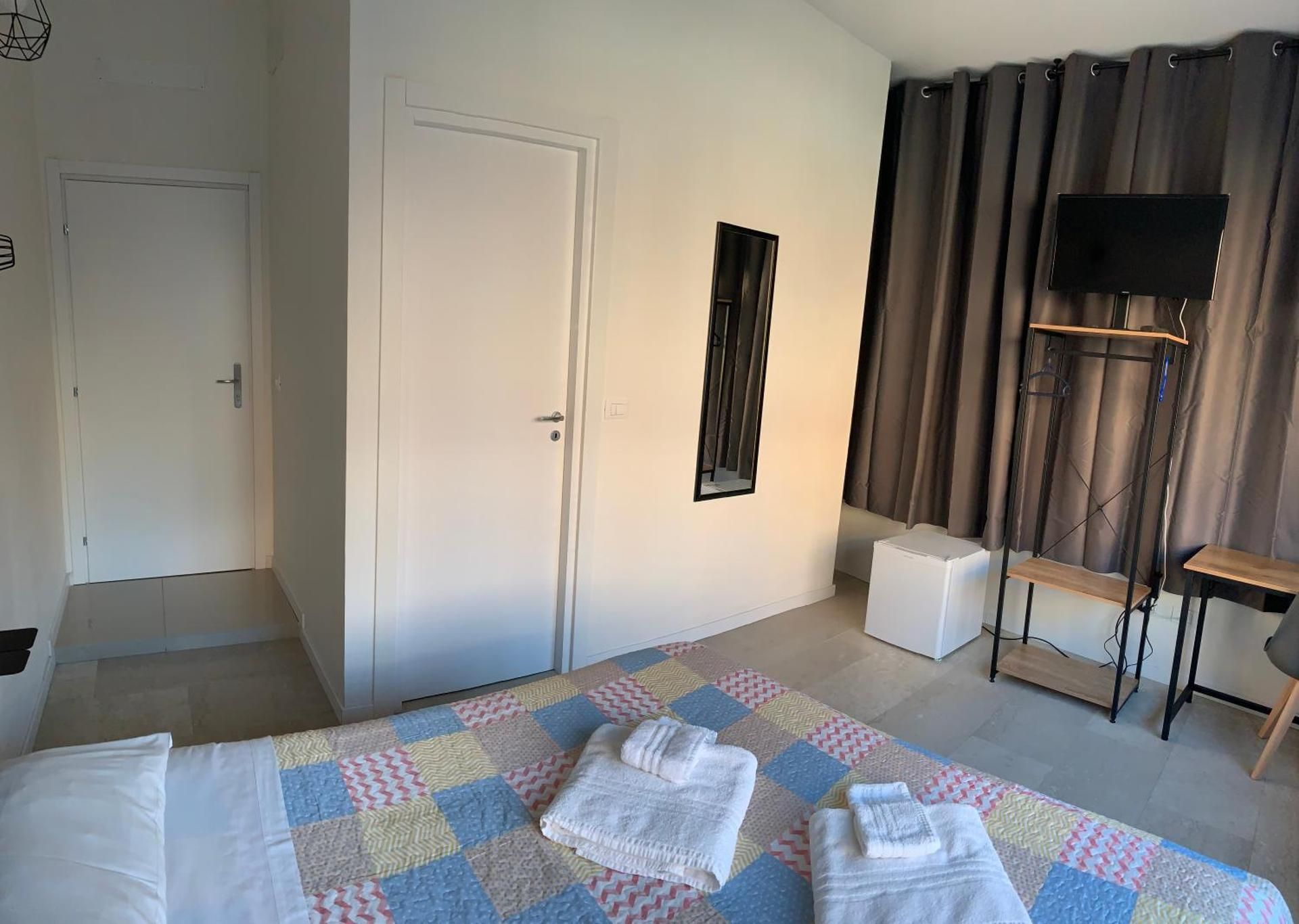 GALLERIA DEL TORO 3 rooms Quadruple Room 3