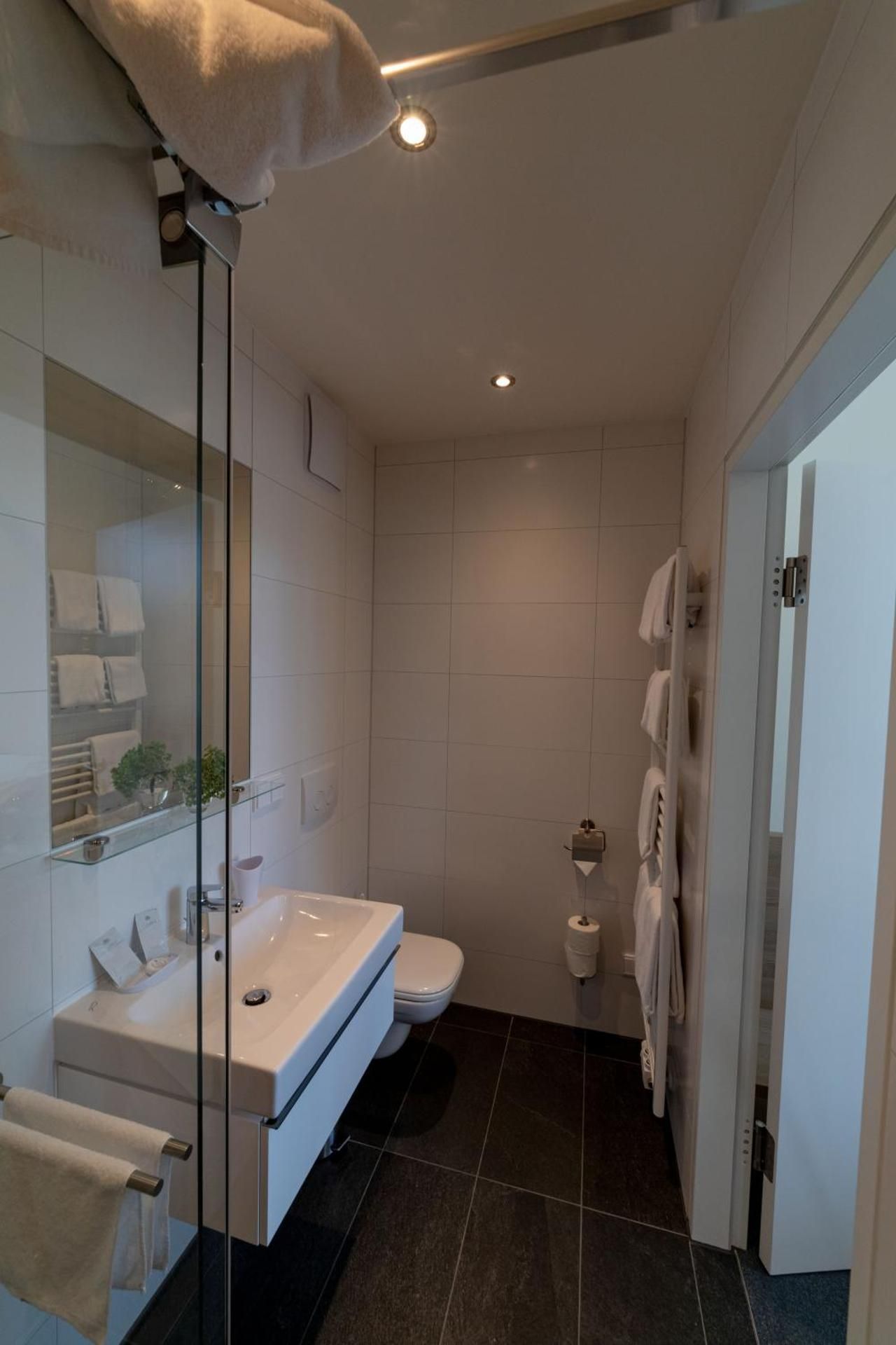 Deluxe Two-Bedroom Apartment