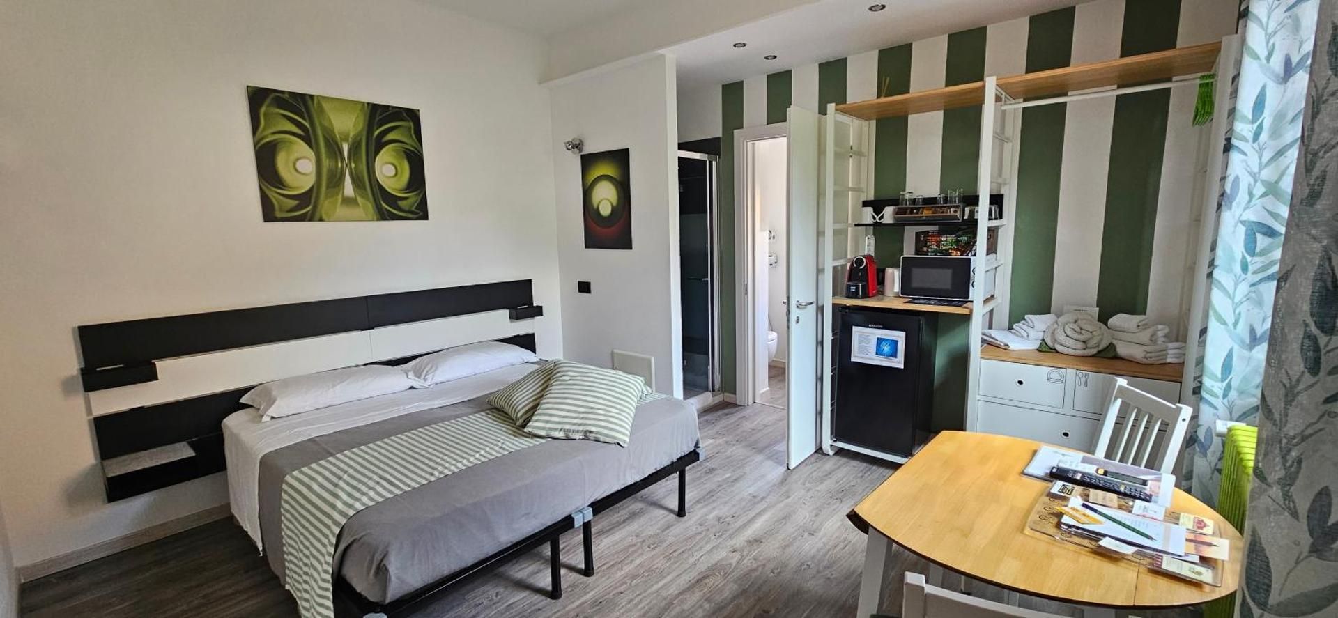 Wagon-lit Double or Twin Room with Private Bathroom