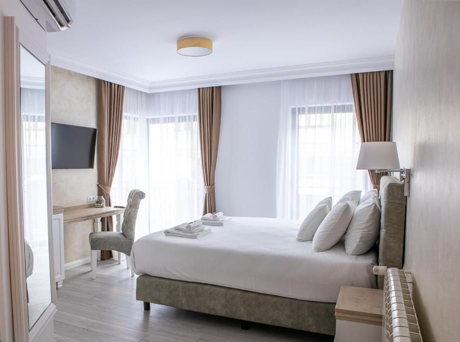 Deluxe Double Room with Balcony