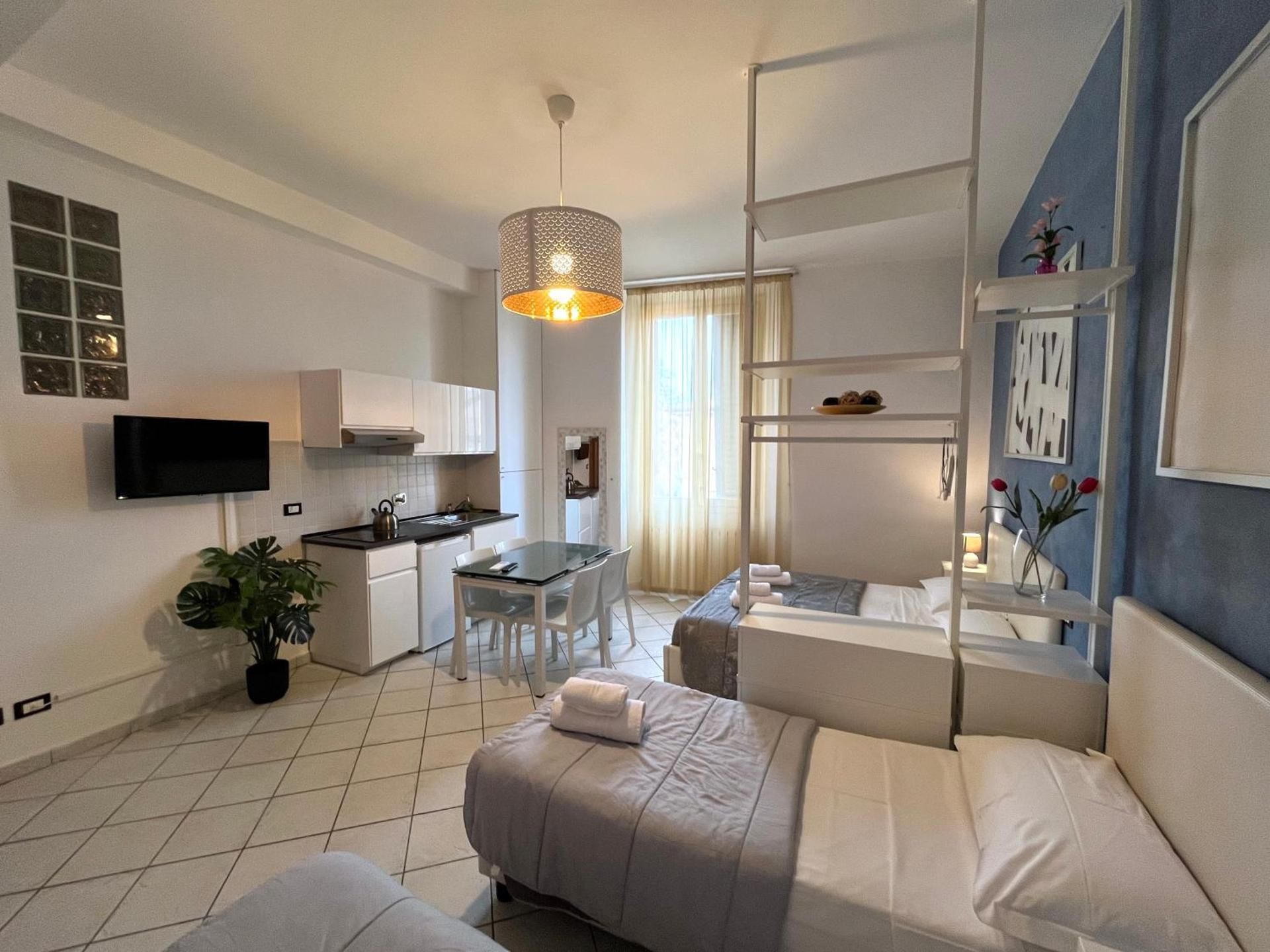 Studio (4 Adults)