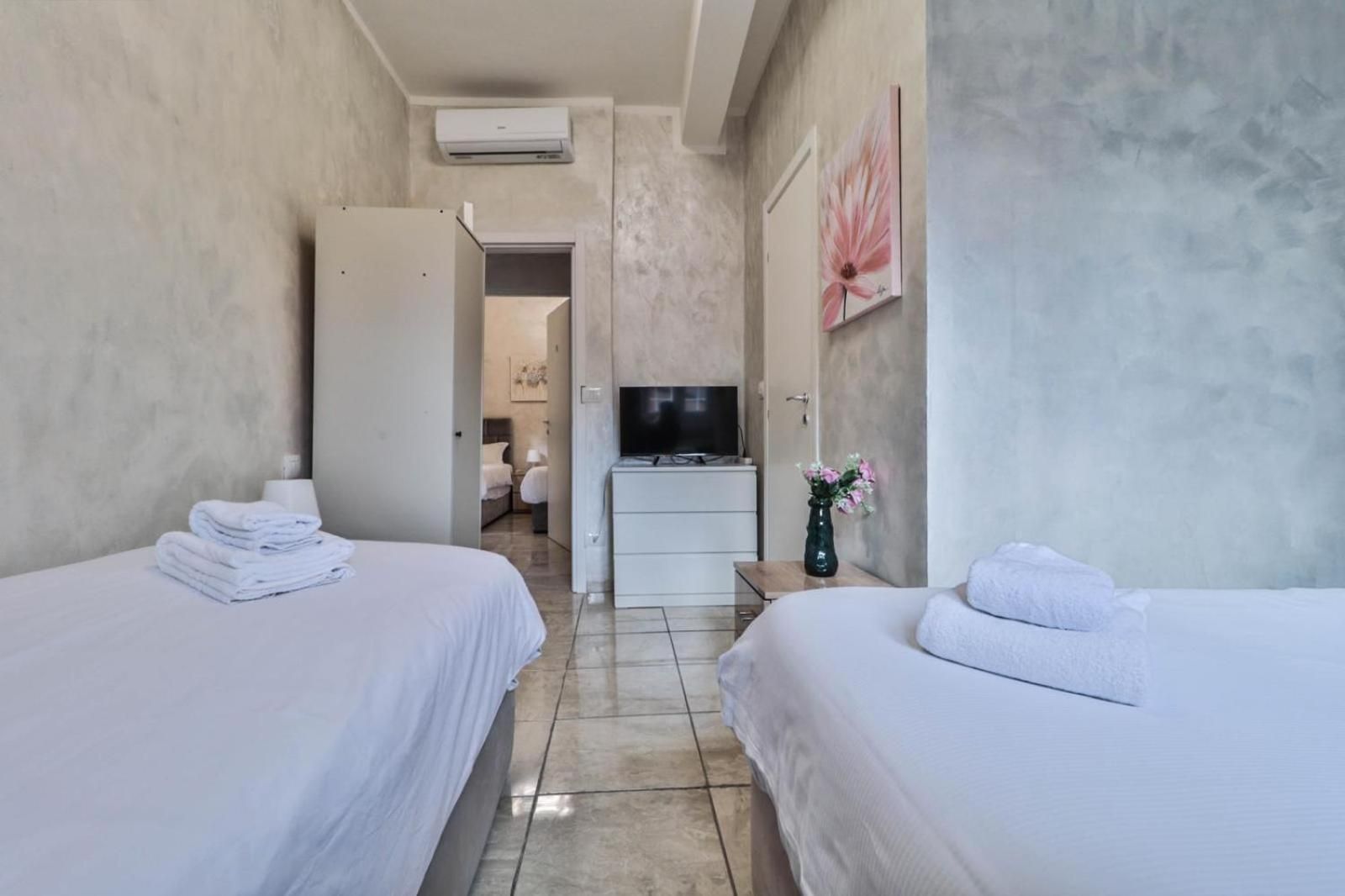 Triple Room with Private Bathroom